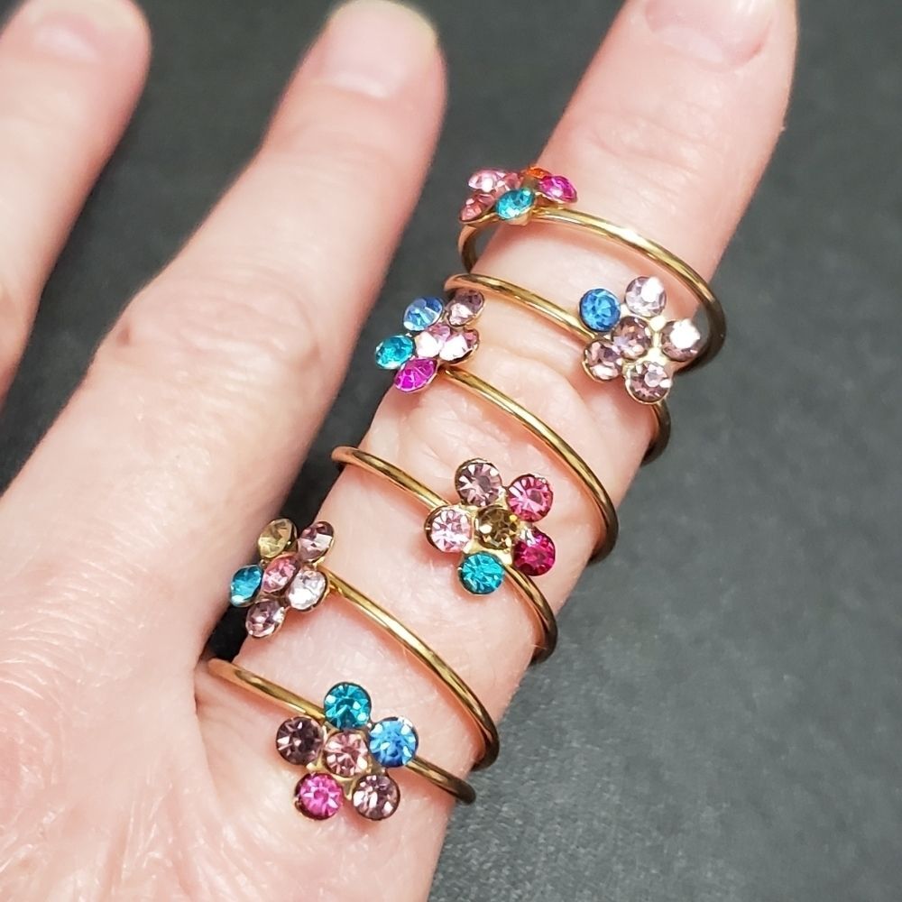 Gold tone spring-like flower ring blue pink